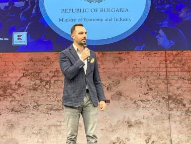 Богданов: Трябва да направим България място, където младите хора да остават