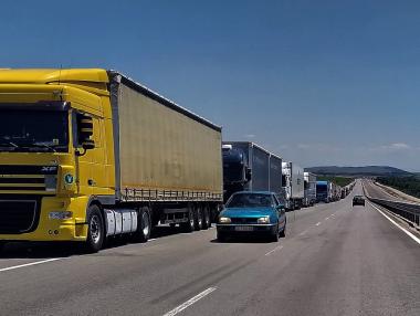 Българските превозвачи ще могат да наемат чужди камиони само за два месеца