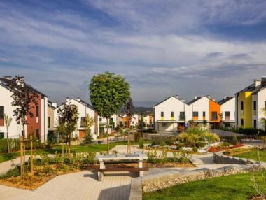 Вечерни новини: Строителство тип „миниград“ край София; Растежът на българската икономика пак се забавя