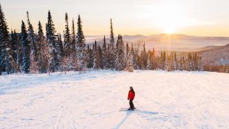 Саудитска Арабия строи ски курорт в пустинята