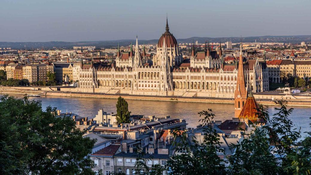 Унгария въвежда „златна виза“ за инвестиции в имоти