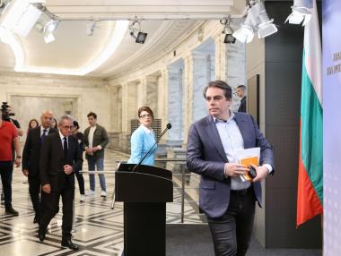 Управляващите се договориха за по-ранно отпадане на дерогацията за „Лукойл“