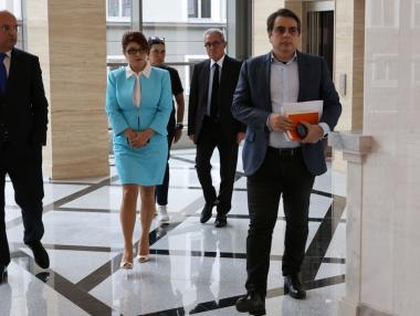 Вечерни новини: ПП, ГЕРБ и ДПС се разбраха; Тол камерите вече снимат за превишена скорост