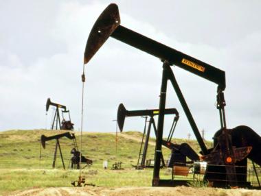 Петролът потъна след отлагането на срещата на ОПЕК+