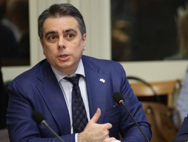 „Начинът да станем богати“: Бюджетът на Асен Василев мина на първо четене