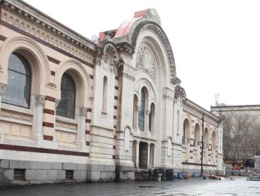 Софийските централни хали отварят през май