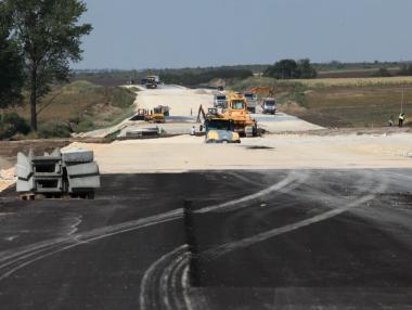 Вечерни новини: Кои пътни и жп проекти ще се финансират от Бюджет ‘24; Концепцията „град за пазаруване“