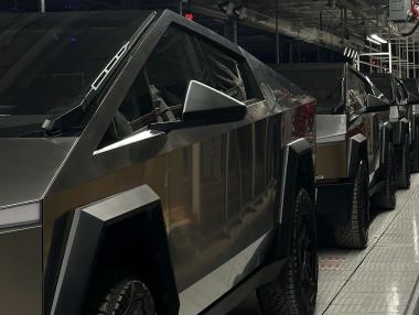 Дебютът на Cybertruck: най-нестандартният автомобил в света