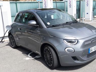 Fiat ще произвежда бюджетния си електромобил в Сърбия