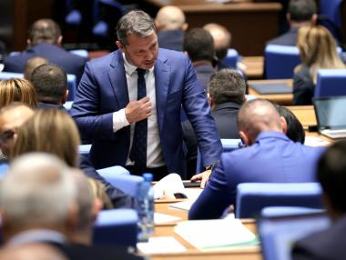 На първо четене депутатите отмениха 100% резерв на горива в България