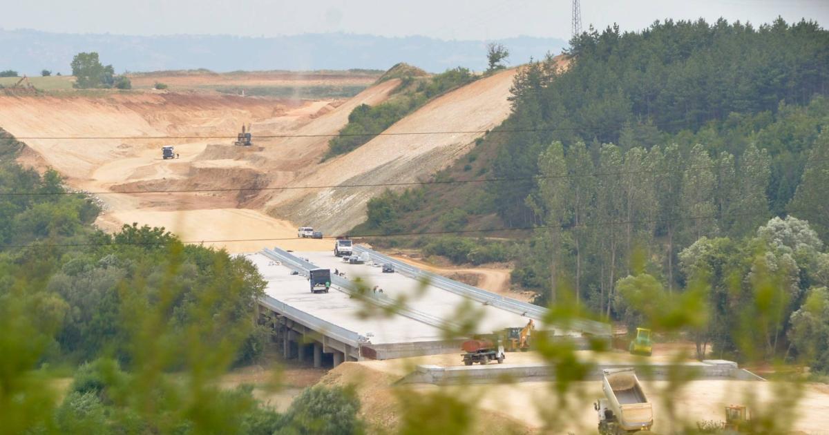 Строителните обеми в България спадат и през октомври. Това е