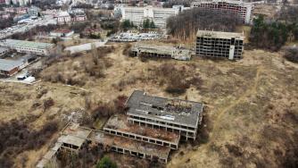 Националната детска болница се отдалечава във времето