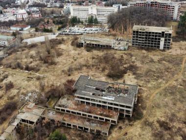 Националната детска болница се отдалечава във времето