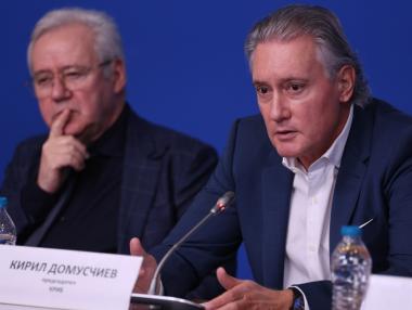 Домусчиев: С теглене на заеми и вдигане на данъци вървим към гръцки сценарий