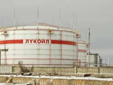 Български „вратички“ и фалшиви документи: Европа не успява да спре енергийните печалби на Русия