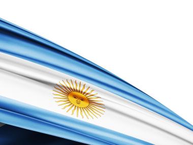 Аржентина девалвира песото с 50%