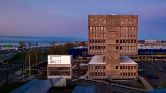 Как една занемарена сграда се превърна в най-зеления хотел в САЩ