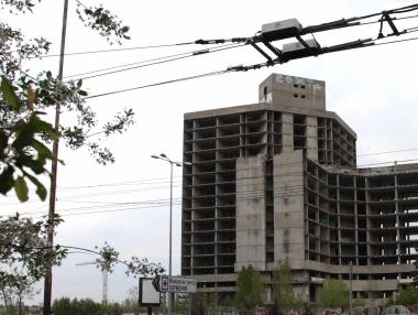 Седем 75-метрови кули и няколко по-малки сгради заменят ИПК „Родина“ в София