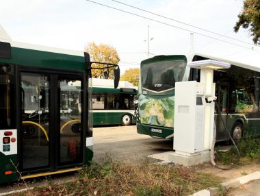 Министерства и общини ще купуват екологични коли и автобуси