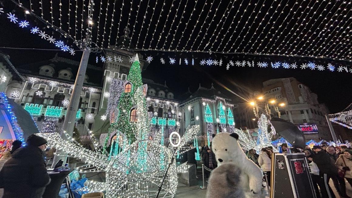 Галерия :: Снимка 2 :: Коледният базар в Крайова: достъпен и пълен с туристи (галерия)}