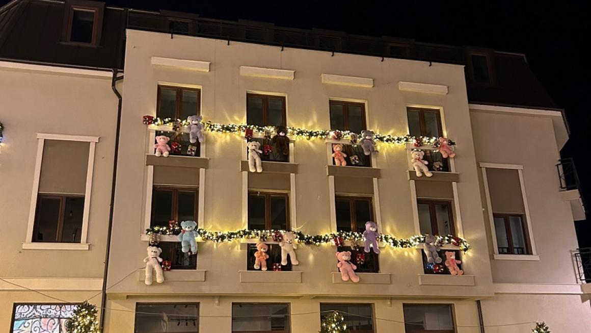 Галерия :: Снимка 7 :: Коледният базар в Крайова: достъпен и пълен с туристи (галерия)}