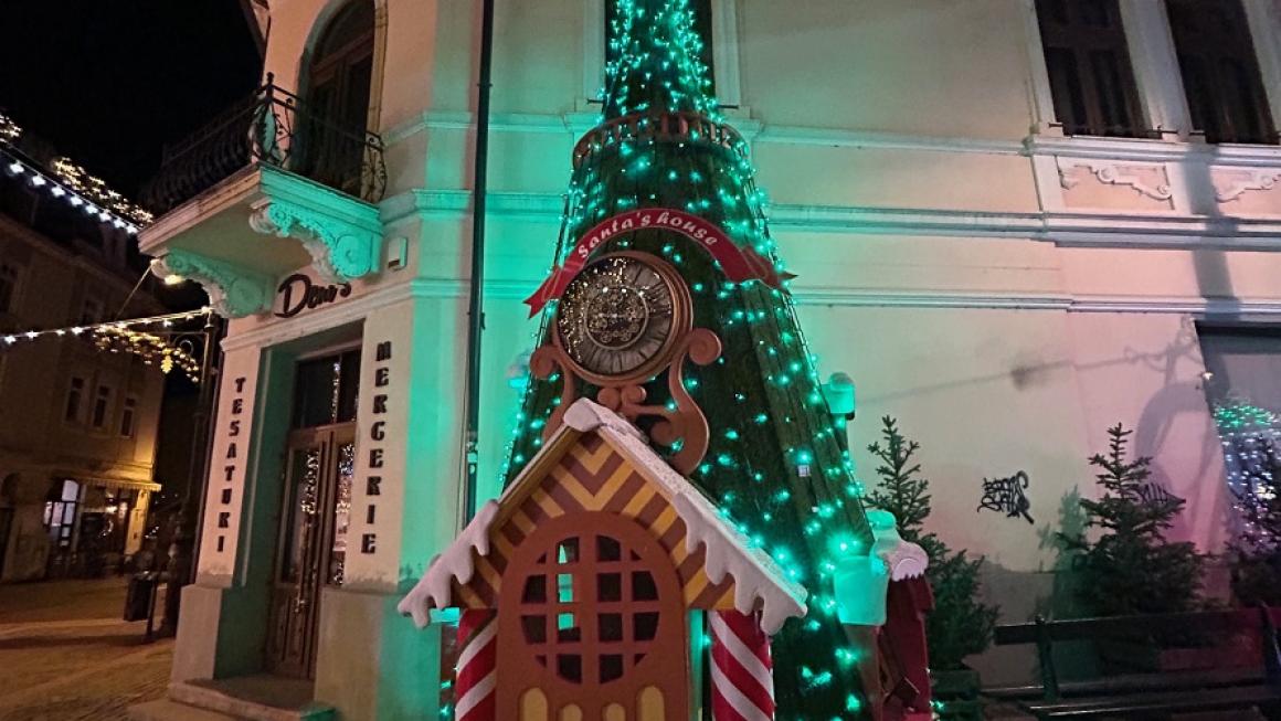 Галерия :: Снимка 9 :: Коледният базар в Крайова: достъпен и пълен с туристи (галерия)}