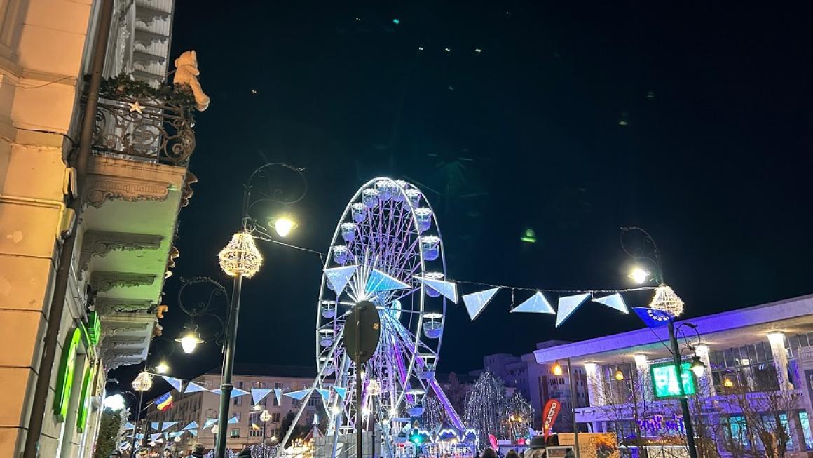 Галерия :: Снимка 10 :: Коледният базар в Крайова: достъпен и пълен с туристи (галерия)}