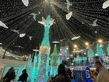 Коледният базар в Крайова: достъпен и пълен с туристи (галерия)