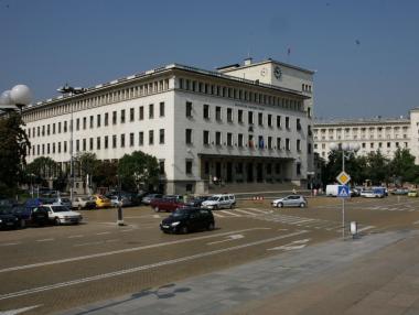 Основната лихва в България тръгна надолу