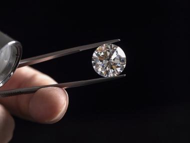 ЕС включи руския диамантен гигант „Алроса“ в списъка със санкции