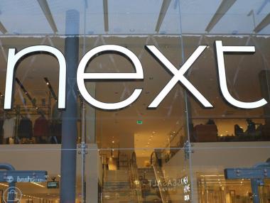 Модният гигант Next предупреди за проблеми с доставките
