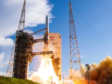 Vulcan-ична мисия до Луната и нов конкурент на SpaceX: Космическата надпревара се ожесточава