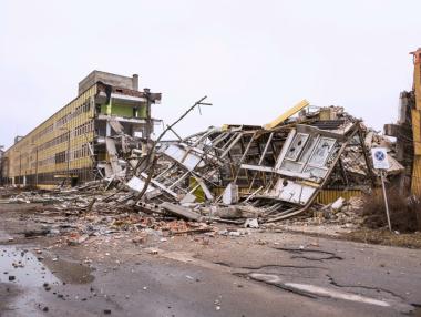 Компанията, която предупреждава милиони японци за земетресения