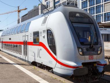 Само един консорциум прояви интерес към търга за двуетажните влакове