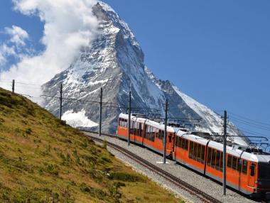 Снежният чар на Швейцария се простира отвъд зимните спортове