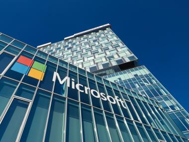 Microsoft взе короната на Apple като най-скъпата компания в света