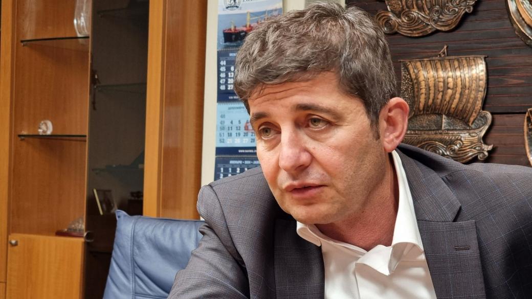 Корабът „Верила“ е освободен от ирландските власти