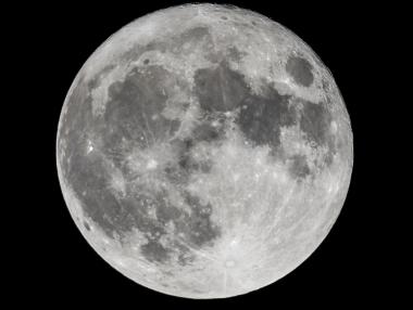 Япония кацна на Луната със спускаем апарат