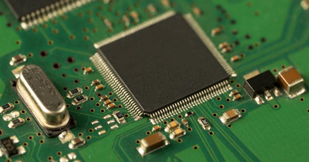 Вносът на машини за производство на компютърни чипове в Китай
