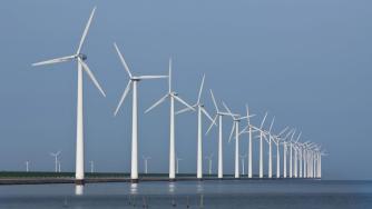 Ток от вятър в Черно море: Какви са рисковете и възможностите в България?