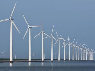 Ток от вятър в Черно море: Какви са рисковете и възможностите в България?