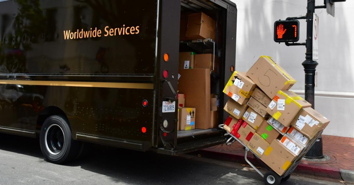 Гигантът United Parcel Service (UPS) планира да съкрати 12 000