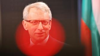 „За да обърнем внимание“: Денков привиква мобилните оператори заради индексацията