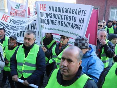 Национален протест на зърнопроизводителите затваря ключови пътища