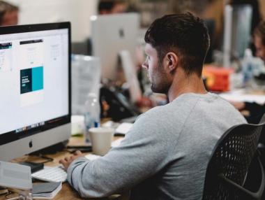 Наемането на кадри от трети страни стана по-лесно: Защо няма ефект?