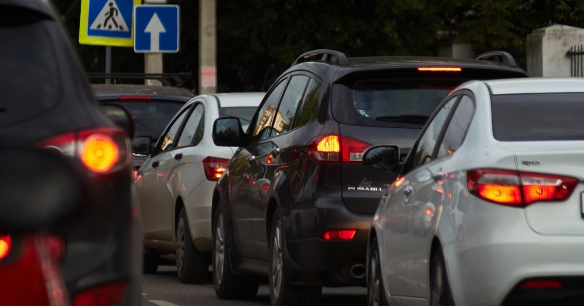 Големите автомобили стават все по-популярни, пише BBC в специален материал.