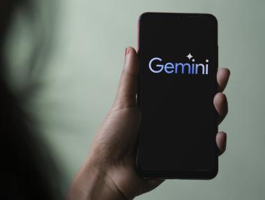 Google прекръсти чатботa Bard и пусна платен абонамент