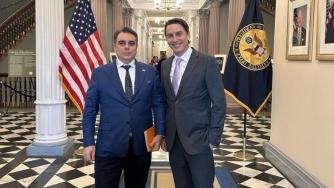 Асен Василев търси в САЩ купувач за рафинерията на „Лукойл“