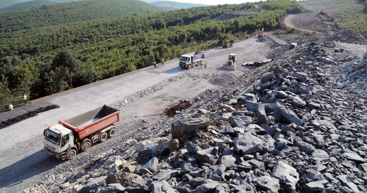 В 12 без 5“ правителството се отказа от собствената си