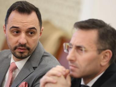 Изгубени в законодателството: Защо не излизат дължимите от „Лукойл“ данъци?